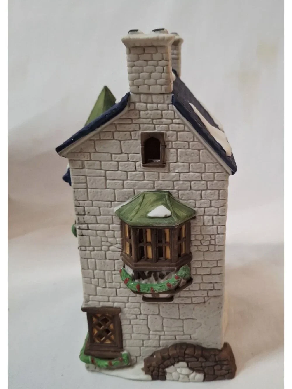 Bennington Christmas Dickens Village Series The Wool Shop Lighted Building By De